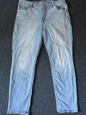 Women's High Rise Straight Light Wash Jeans Size 16